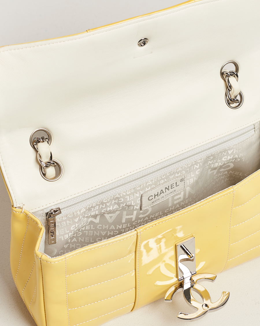 Herren | Chanel Pre-Owned Patent Flap Bag Yellow | Chanel Pre-Owned | Patent Flap Bag Yellow