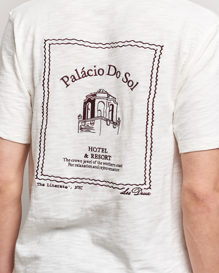 Herren | T-Shirts | LES DEUX | Hotel Embroidery T-Shirt Ivory