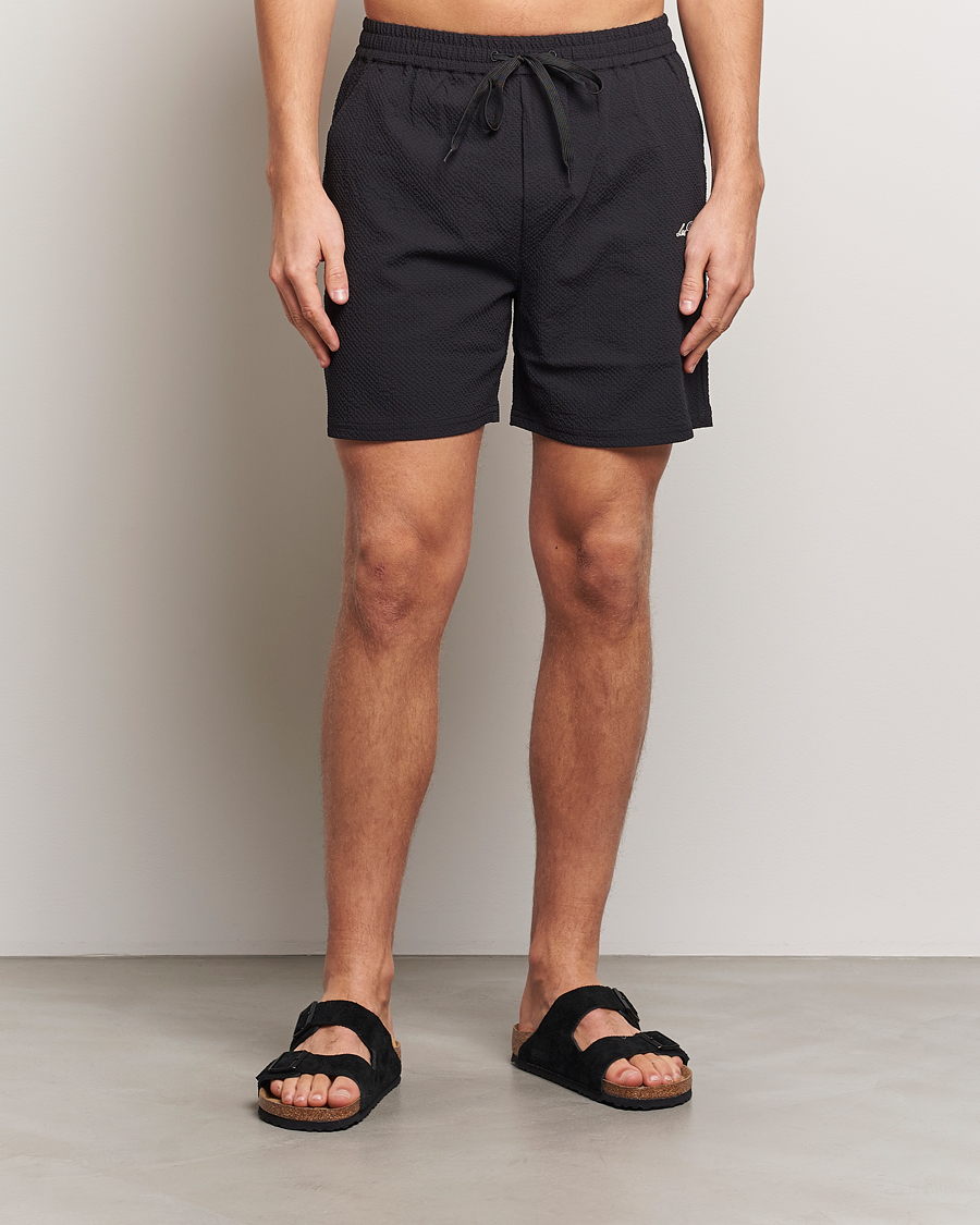 Herren | Badehosen | LES DEUX | Stan Seersucker Swim Shorts Black