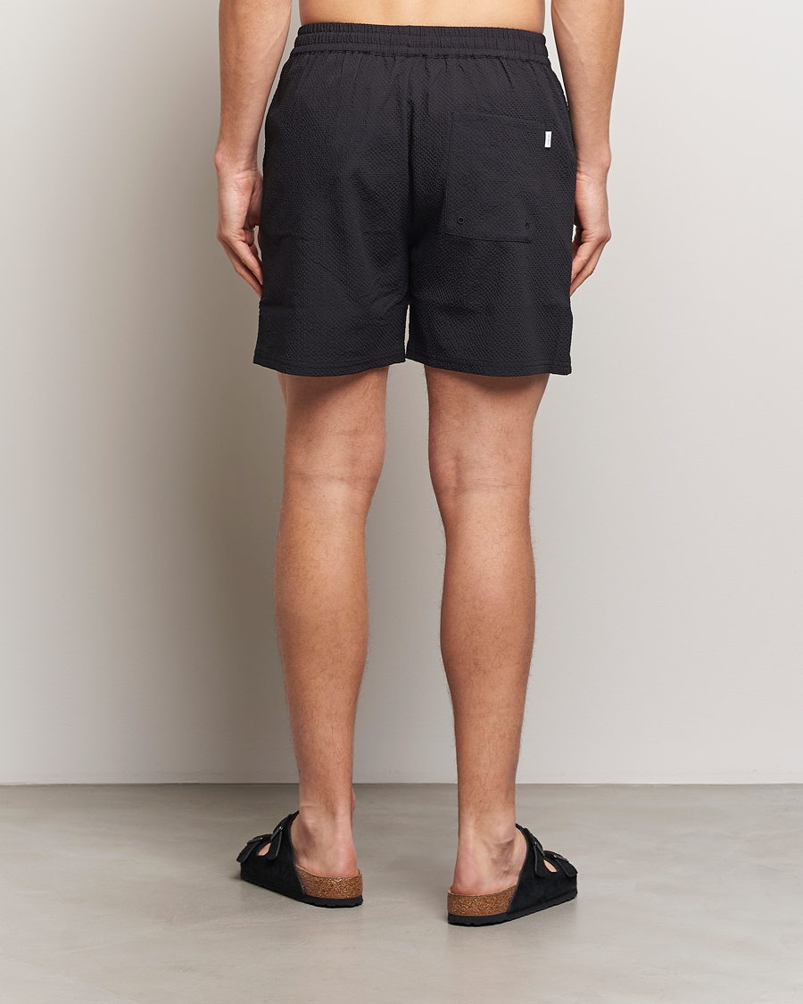 Herren | Badehosen | LES DEUX | Stan Seersucker Swim Shorts Black
