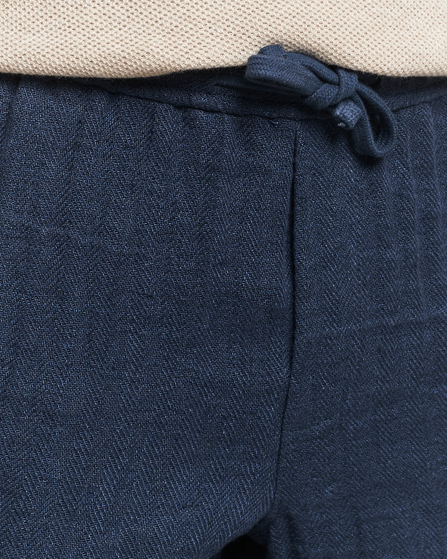 Herren | Shorts | A Day's March | Ipu Herringbone Linen Drawstring Shorts Indigo Blue