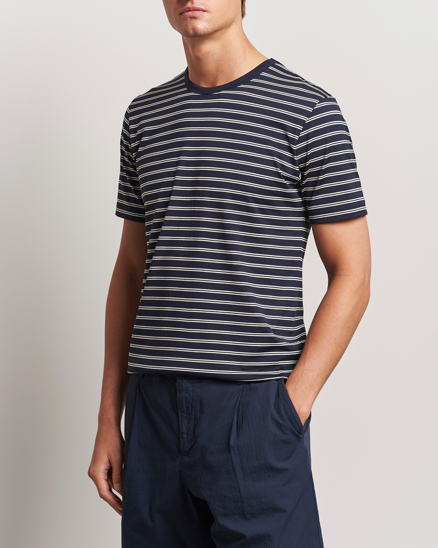 Herren | T-Shirts | Sunspel | Striped Crew Neck Cotton Tee Navy/Ecru
