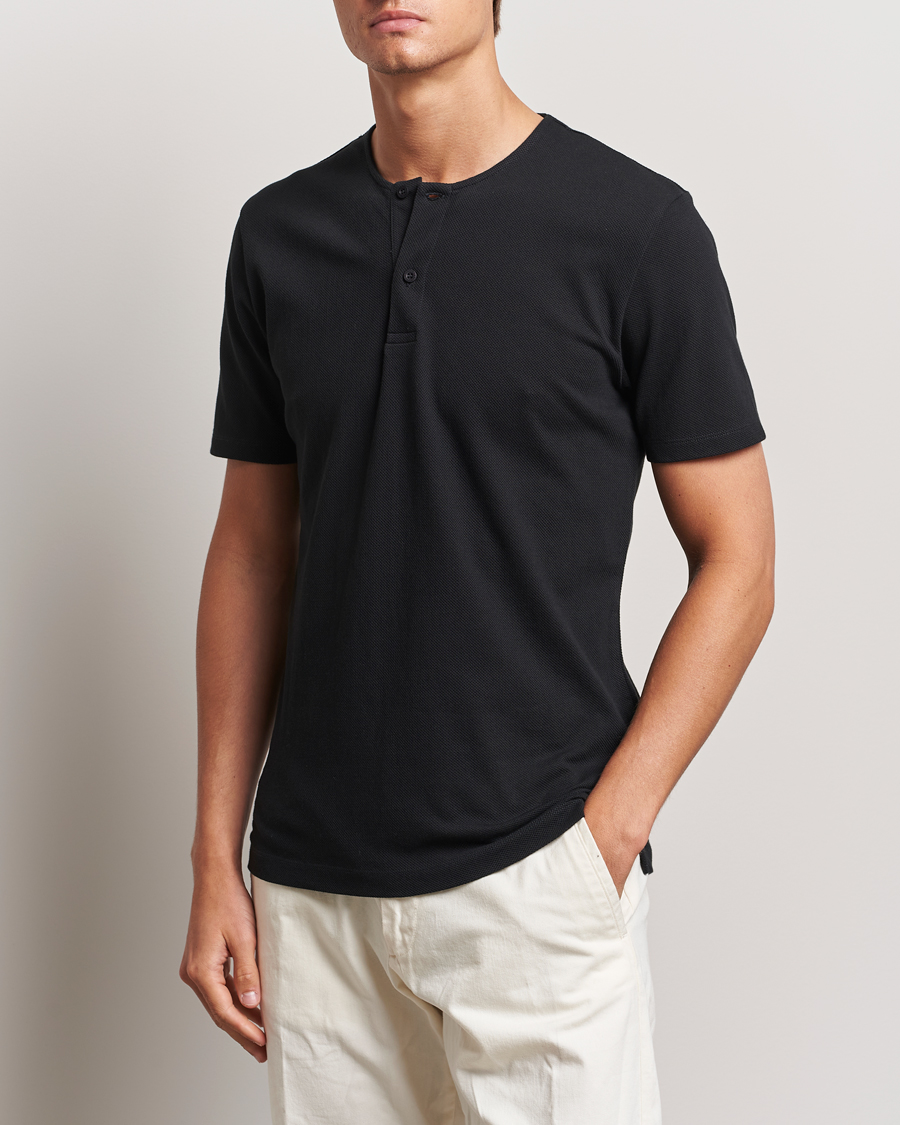Herren | T-Shirts | Sunspel | Riviera Henley Black