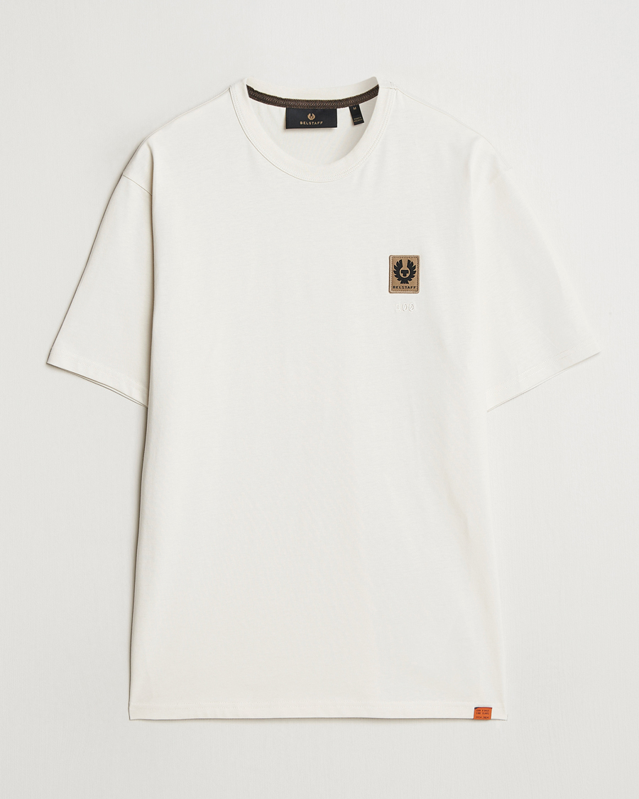 Herren | T-Shirts | Belstaff | Centenary Patch T-Shirt Chalk