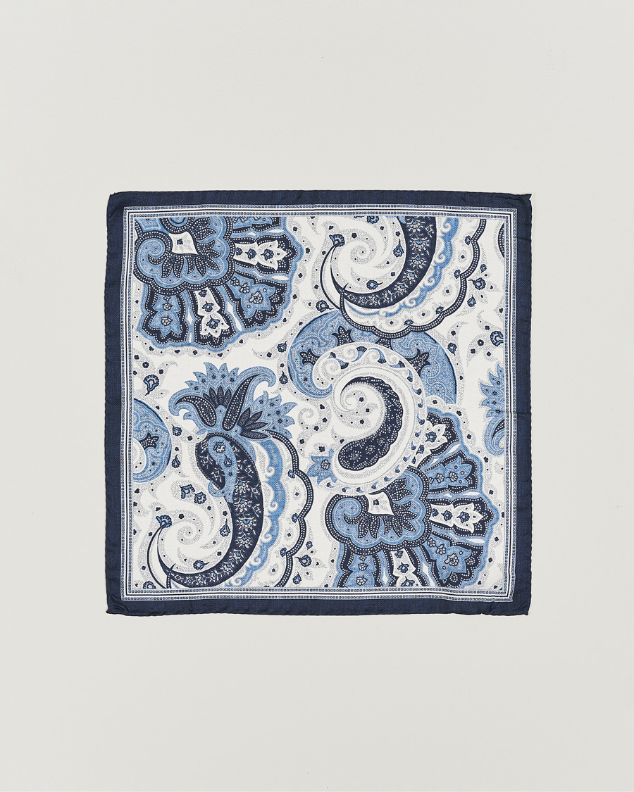Herren | Amanda Christensen Silk Twill Printed Flower Pocket Square Navy | Amanda Christensen | Silk Twill Printed Flower Pocket Square Navy