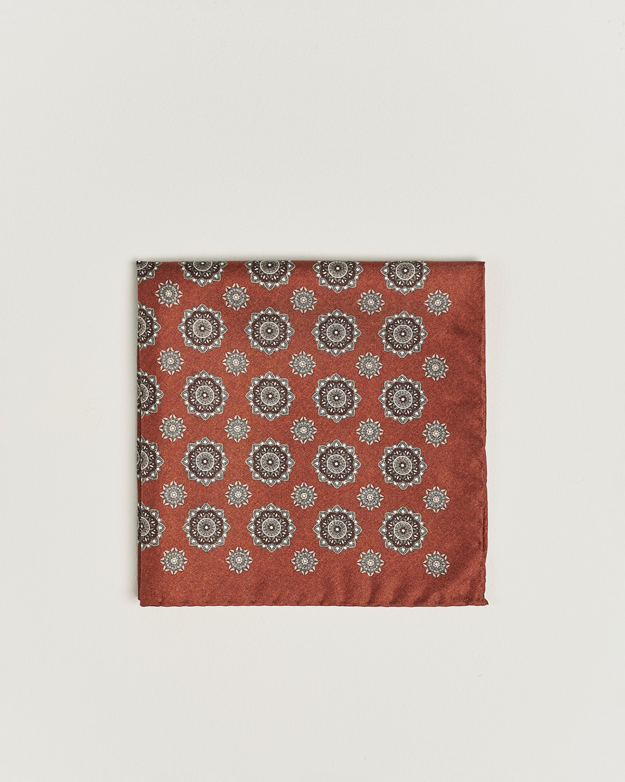 Herren | Amanda Christensen Silk Twill Printed Flower Pocket Square Rost | Amanda Christensen | Silk Twill Printed Flower Pocket Square Rost