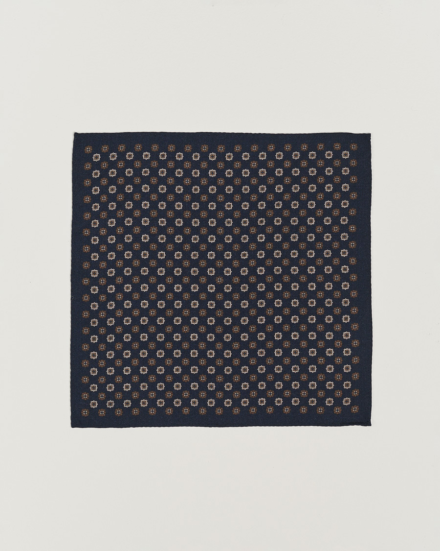Herren | Amanda Christensen Wool Flannel Printed Flower Pocket Square Navy | Amanda Christensen | Wool Flannel Printed Flower Pocket Square Navy