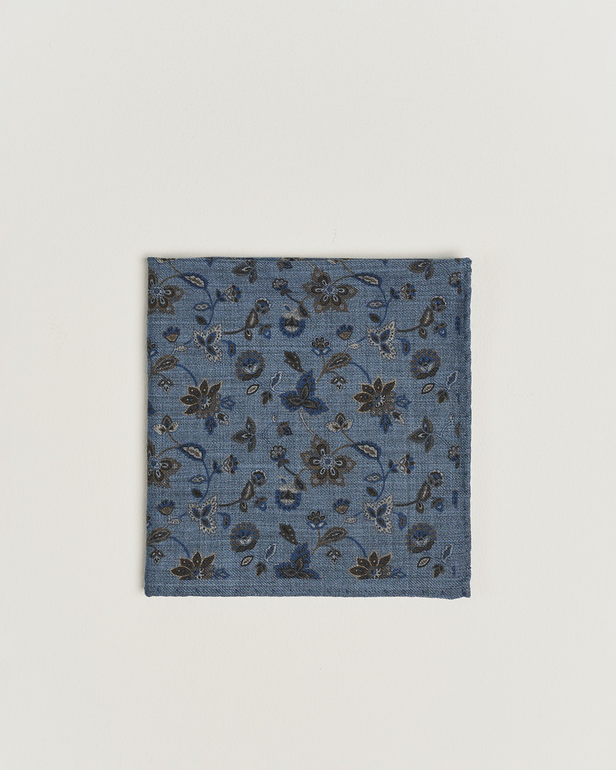 Herren | Amanda Christensen Wool Flannel Printed Flower Pocket Square Blue | Amanda Christensen | Wool Flannel Printed Flower Pocket Square Blue