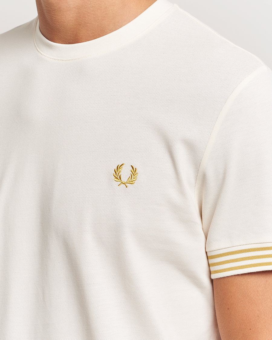 Herren | T-Shirts | Fred Perry | Striped Cuff Crew Neck T-Shirt Ecru
