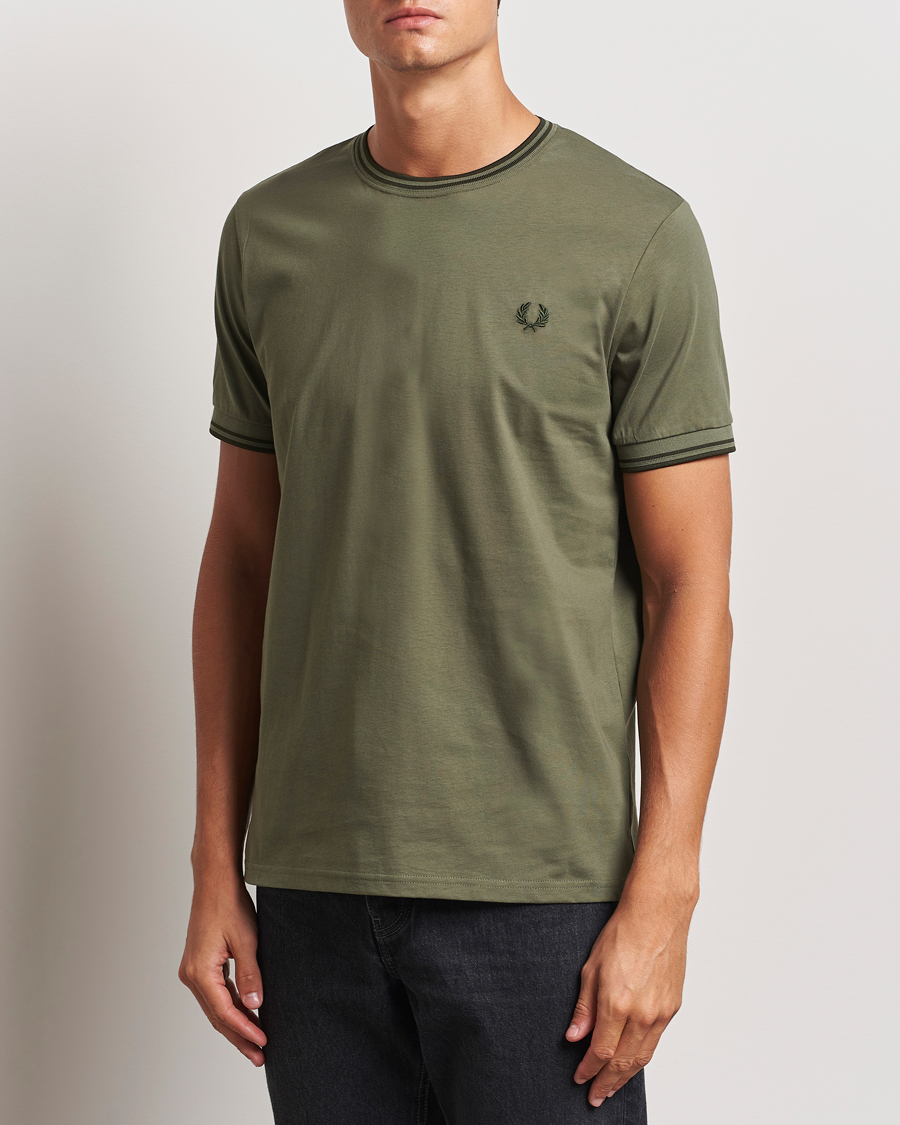 Herren | T-Shirts | Fred Perry | Twin Tipped T-Shirt Laurel Green