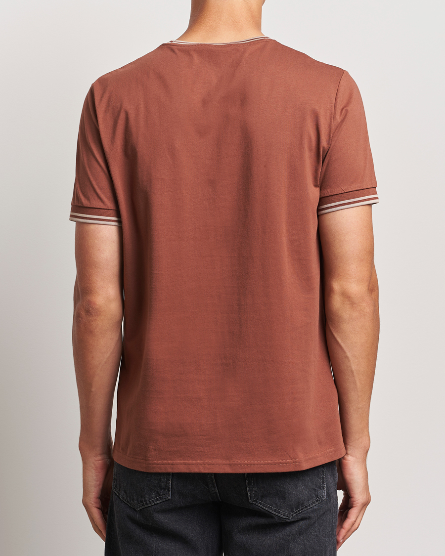 Herren | T-Shirts | Fred Perry | Twin Tipped T-Shirt Whiskey Brown