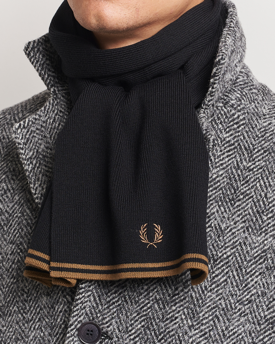 Herren | Fred Perry Twin Tipped Merino Wool Scarf Black | Fred Perry | Twin Tipped Merino Wool Scarf Black