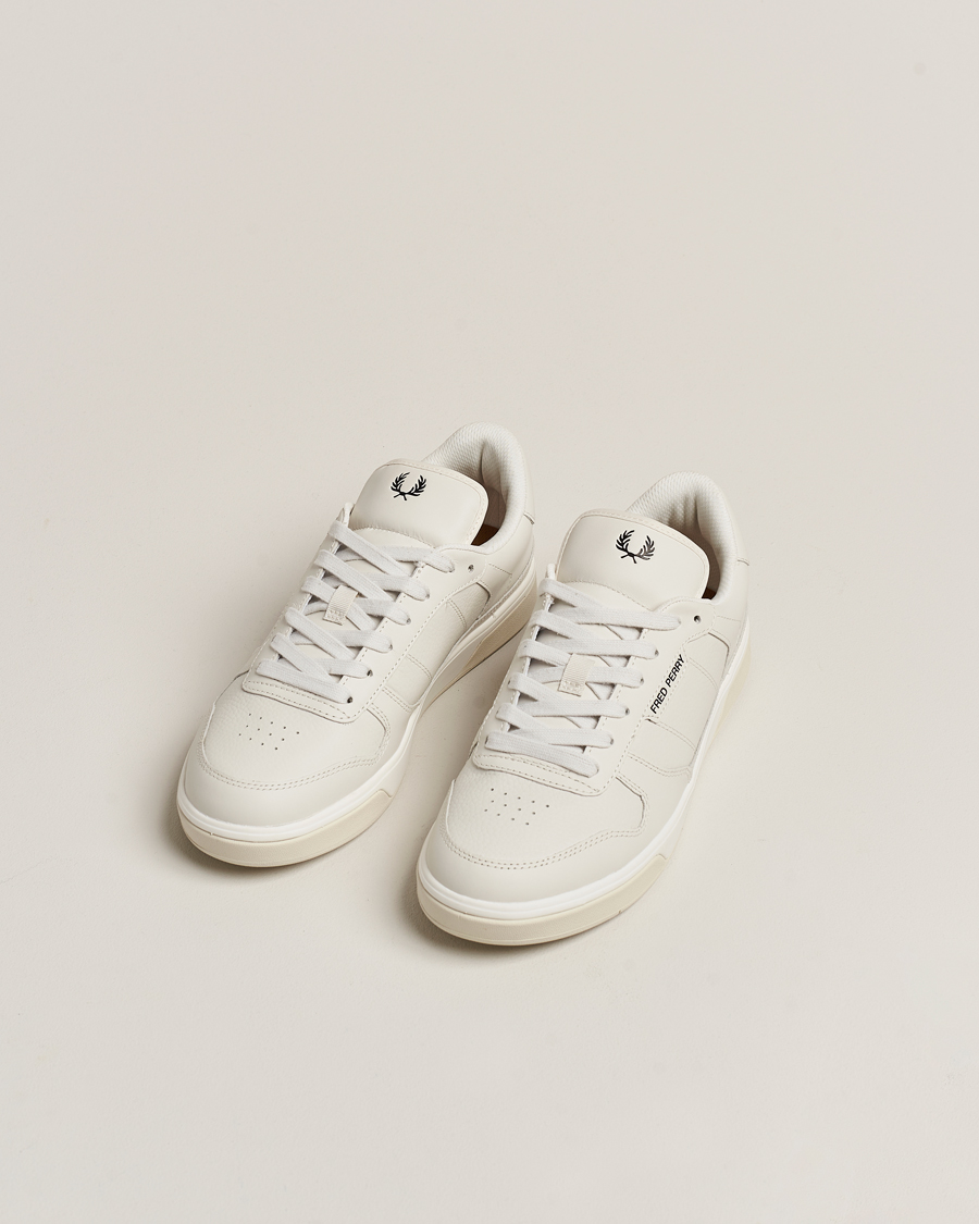 Herren | Fred Perry B300 Textured Leather Sneaker White | Fred Perry | B300 Textured Leather Sneaker White