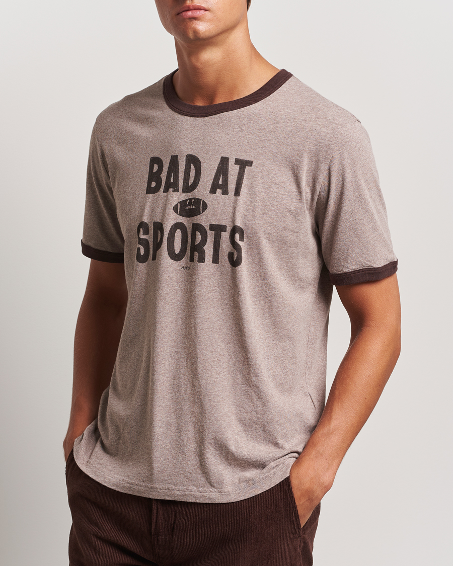 Herren | T-Shirts | Nudie Jeans | Ricky Bad At Sport T-Shirt Beige Melange