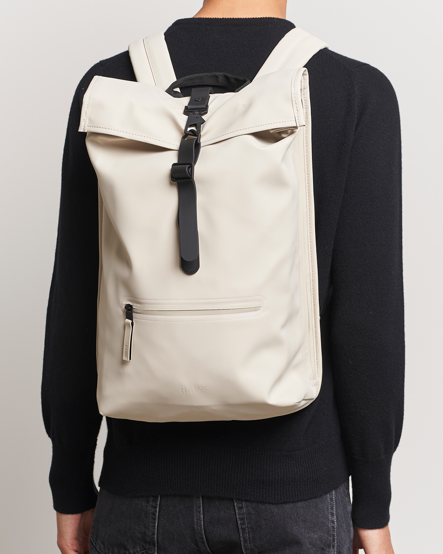 Herren | RAINS Rolltop Rucksack Dune | RAINS | Rolltop Rucksack Dune