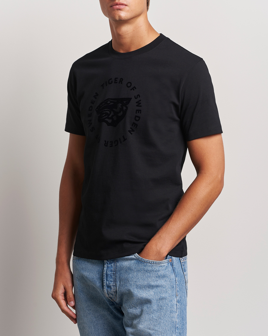 Herren | T-Shirts | Tiger of Sweden | Dillan Logo Crew Neck T-Shirt Black