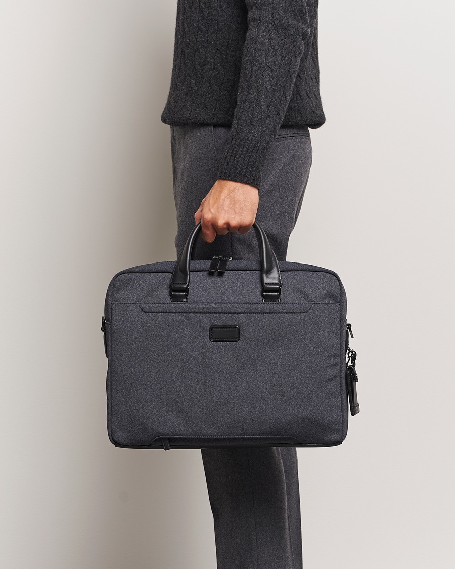 Herren | TUMI Harrison Avondale Top Zip Brief Dark Charcoal | TUMI | Harrison Avondale Top Zip Brief Dark Charcoal