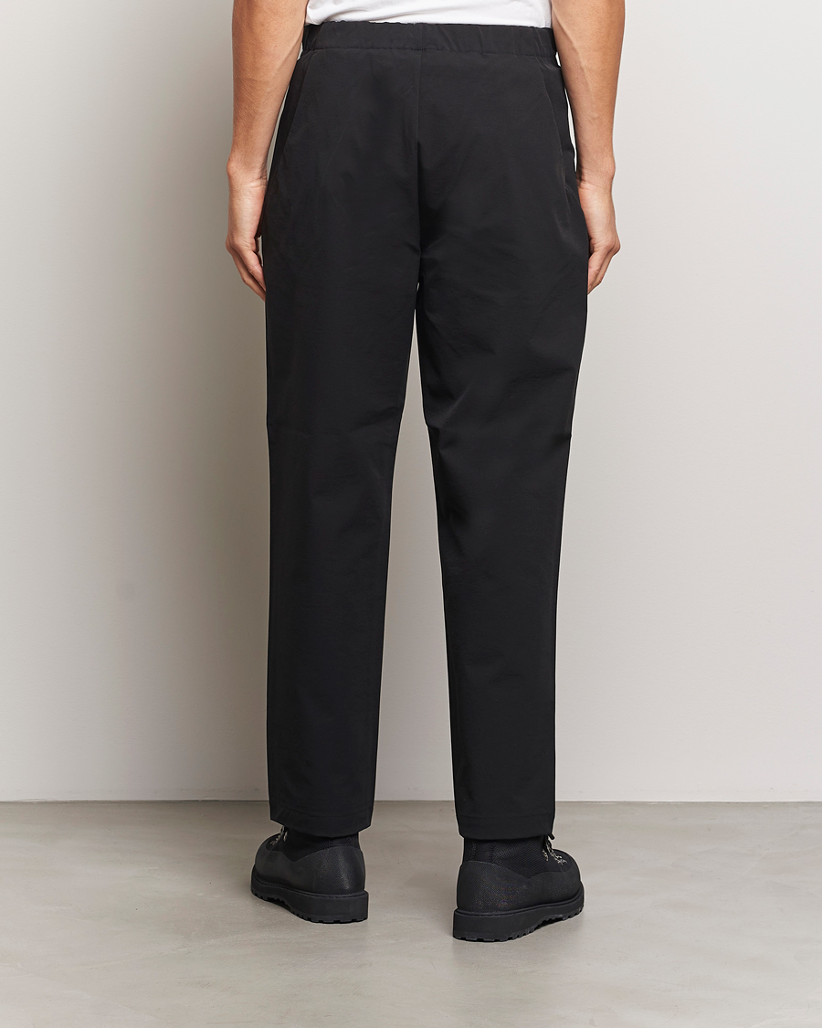 Herren | Hosen | Goldwin | One Tuck Tapered Stretch Pants Black