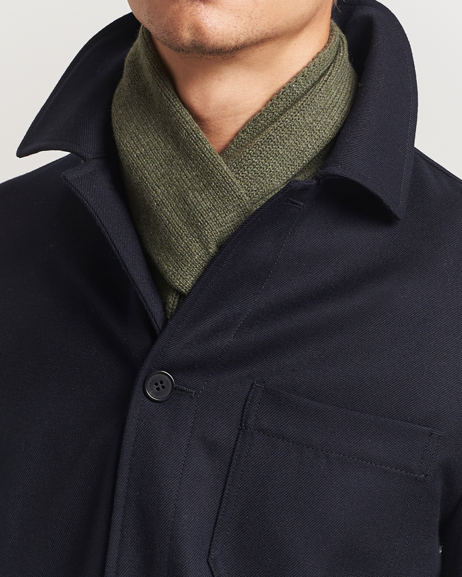 Herren | Piacenza Cashmere Short Loop Cashmere Scarf Olive | Piacenza Cashmere | Short Loop Cashmere Scarf Olive
