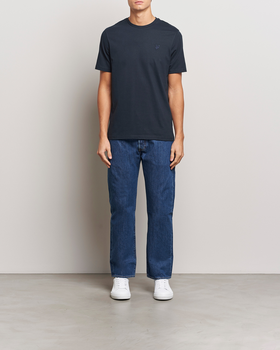 Herren | T-Shirts | Lyle & Scott | Tonal Eagle Crew Neck T-Shirt Dark Navy