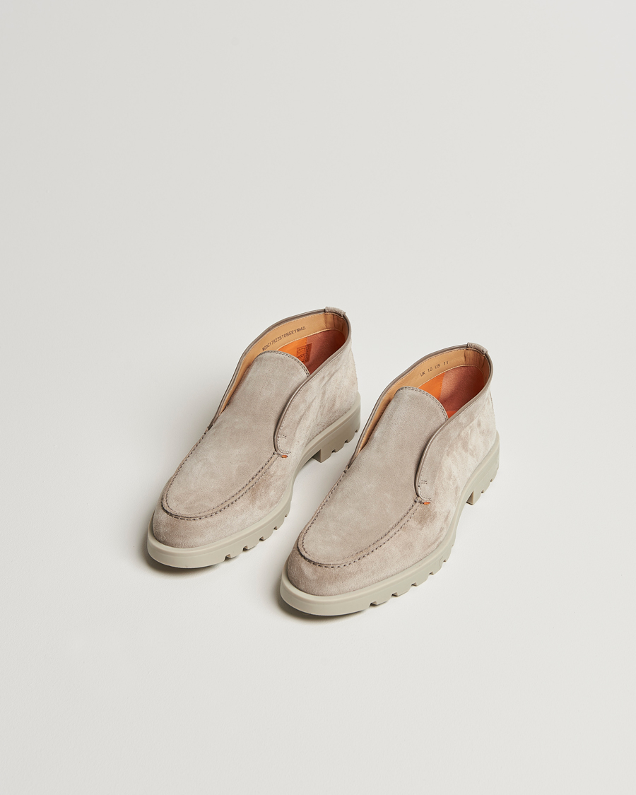 Herren | Santoni Open Chukka Boot Taupe Suede | Santoni | Open Chukka Boot Taupe Suede