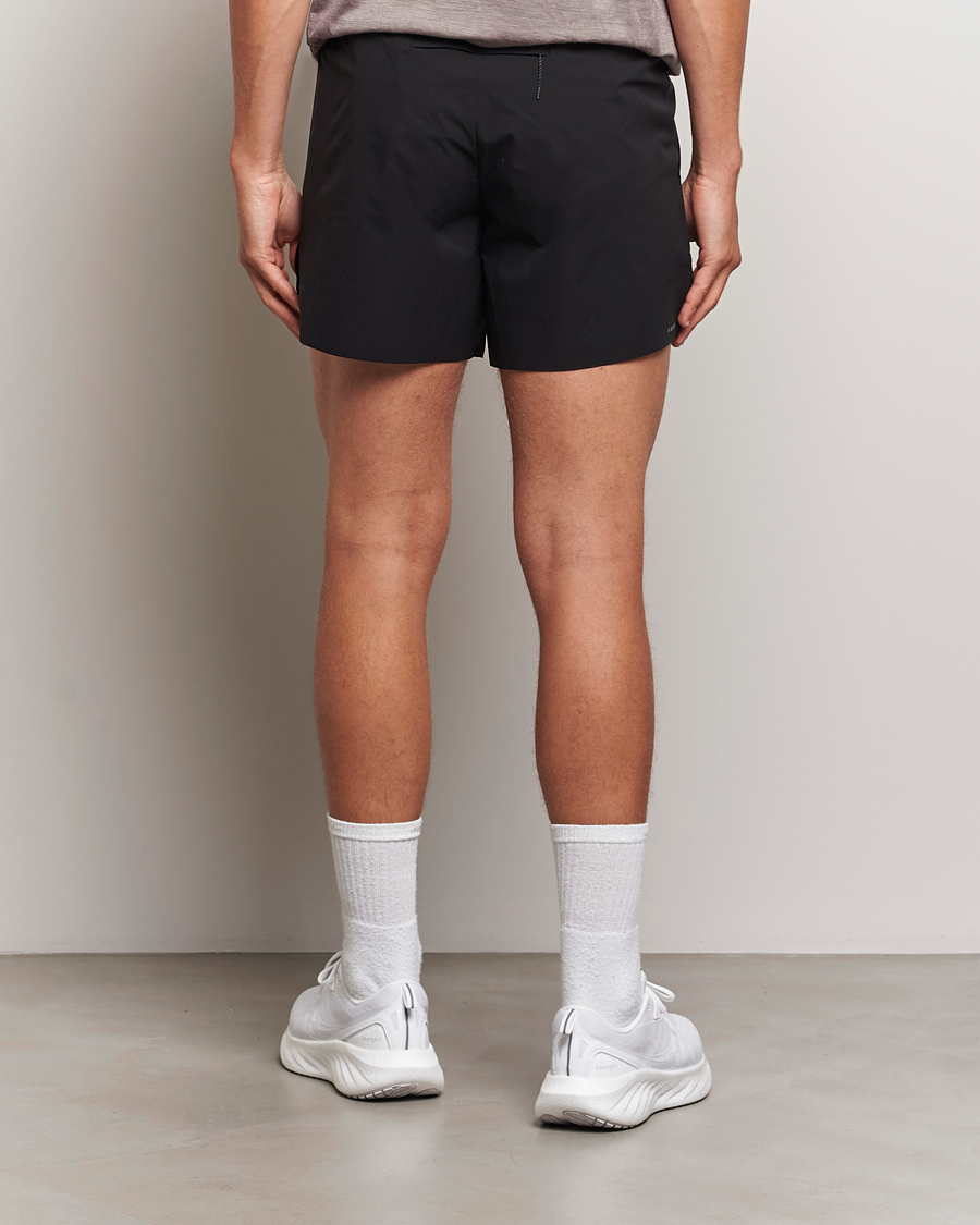 Herren | Shorts | Satisfy | PeaceShell 5 Inch Shorts Black