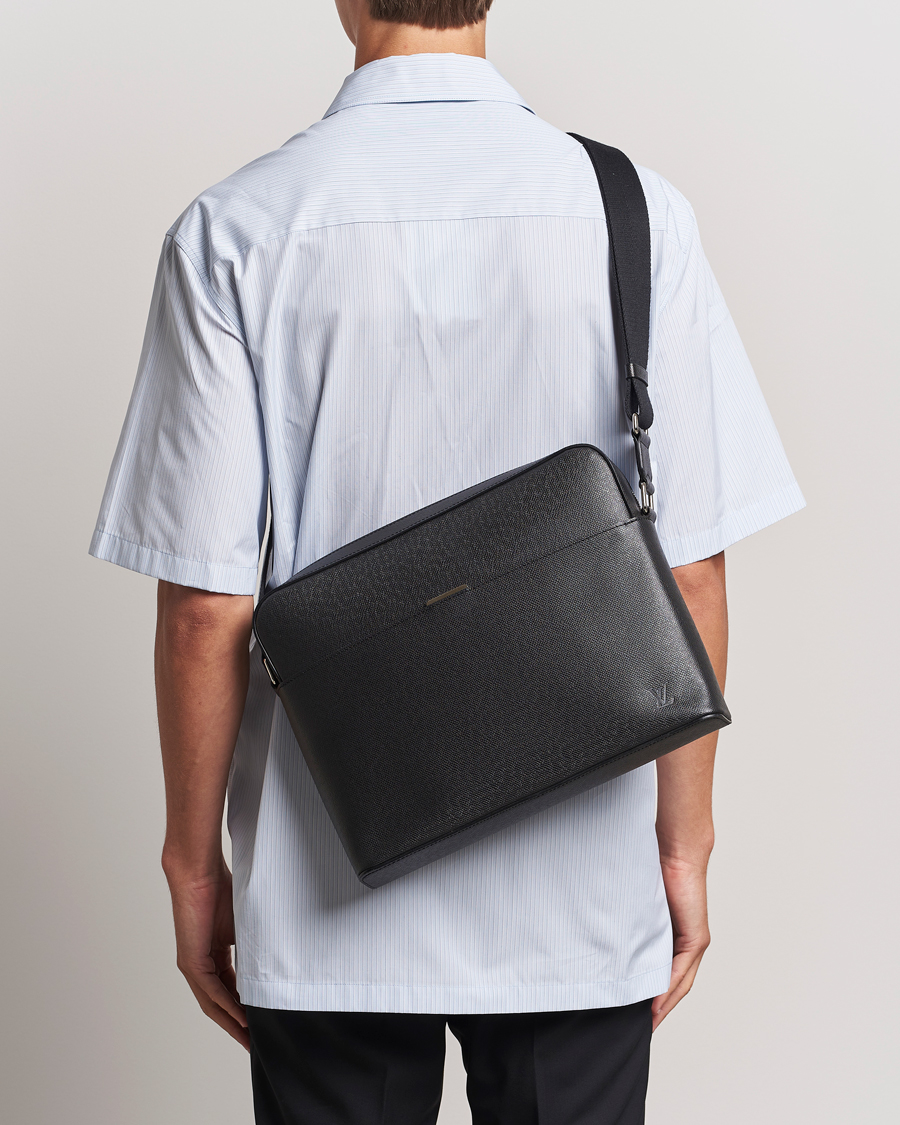 Herren | Louis Vuitton Pre-Owned Anton Messengerbag Black | Louis Vuitton Pre-Owned | Anton Messengerbag Black