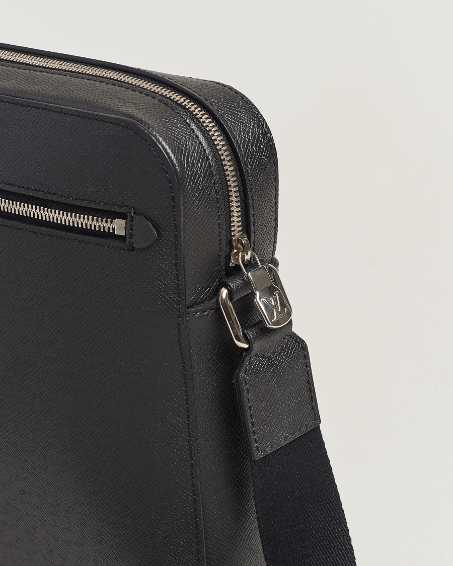 Herren | Louis Vuitton Pre-Owned Anton Messengerbag Black | Louis Vuitton Pre-Owned | Anton Messengerbag Black