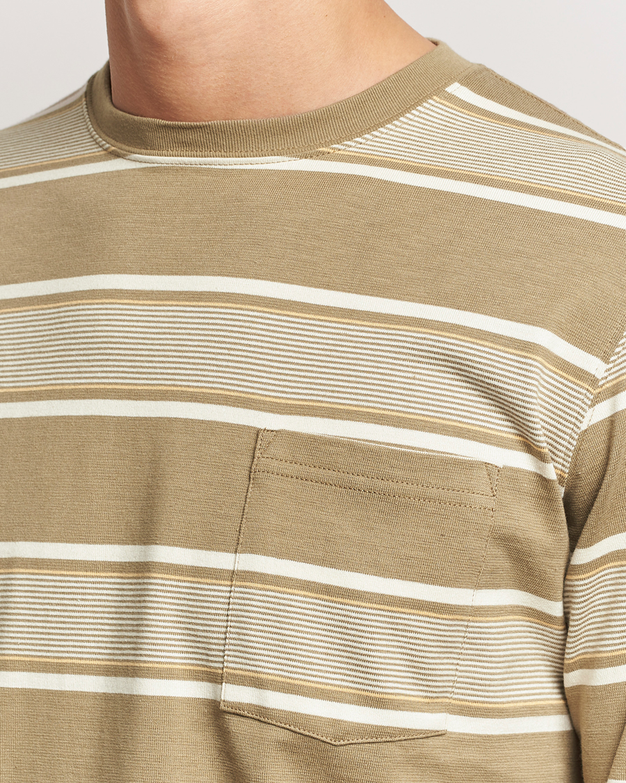 Herren | T-Shirts | BEAMS PLUS | Wide Stripe Pocket T-Shirt Olive