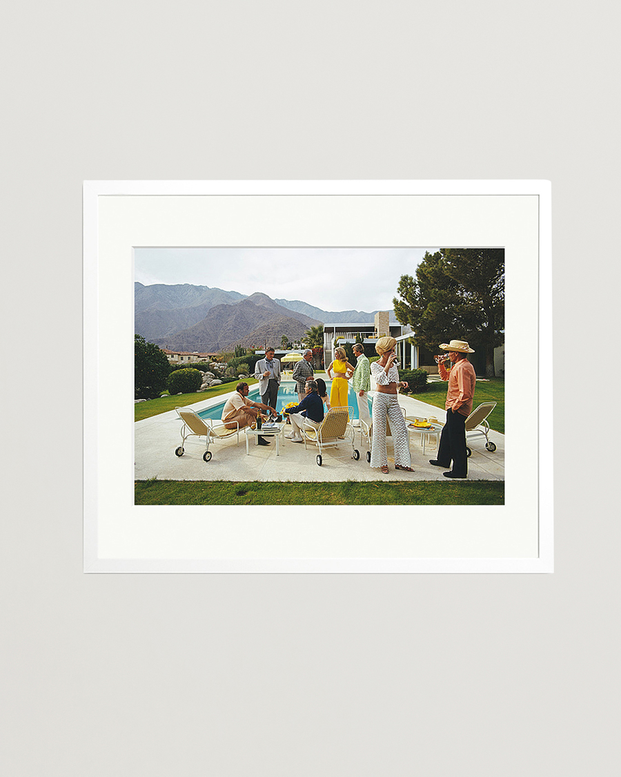 Herren | Bilder | Sonic Editions | Framed Slim Aarons Desert House Party