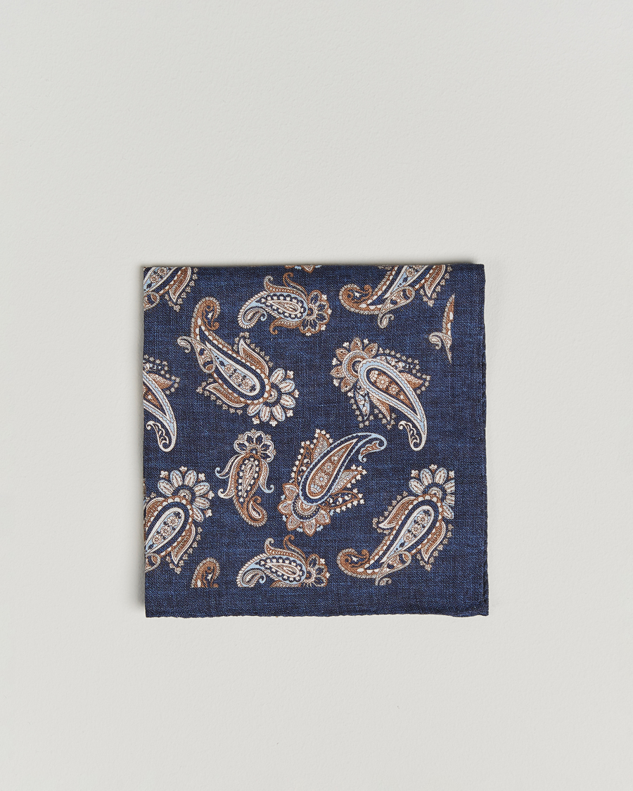 Herren | Amanda Christensen Linen Printed Large Paisley Pocket Square Navy | Amanda Christensen | Linen Printed Large Paisley Pocket Square Navy