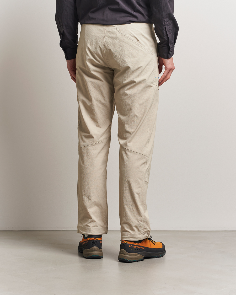 Herren | Hosen | Klättermusen | Asar Function Pants Fossil Tan