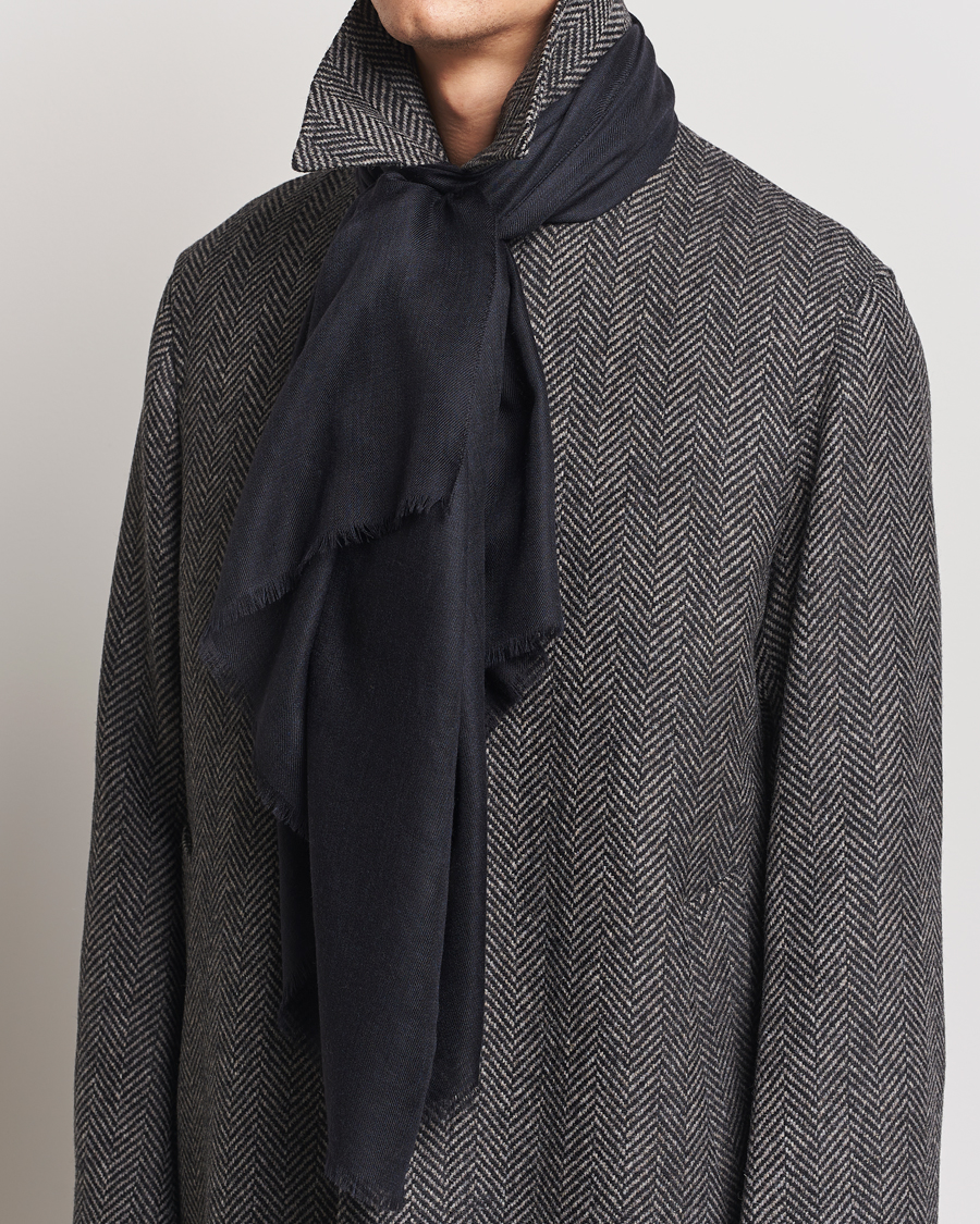 Herren | Piacenza Cashmere Chic Cashmere Scarf Navy | Piacenza Cashmere | Chic Cashmere Scarf Navy