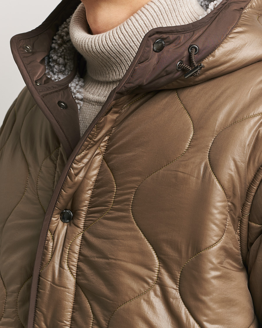 Herren | Jacken | Woolrich | Quilted Coat Sherpa Lining by Todd Snyder Taupe