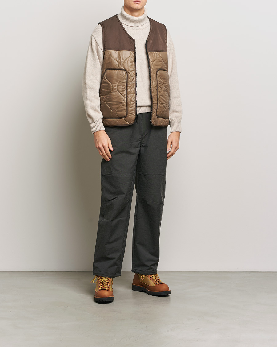 Herren | Jacken | Woolrich | Quilted Vest Sherpa Lining by Todd Snyder Taupe