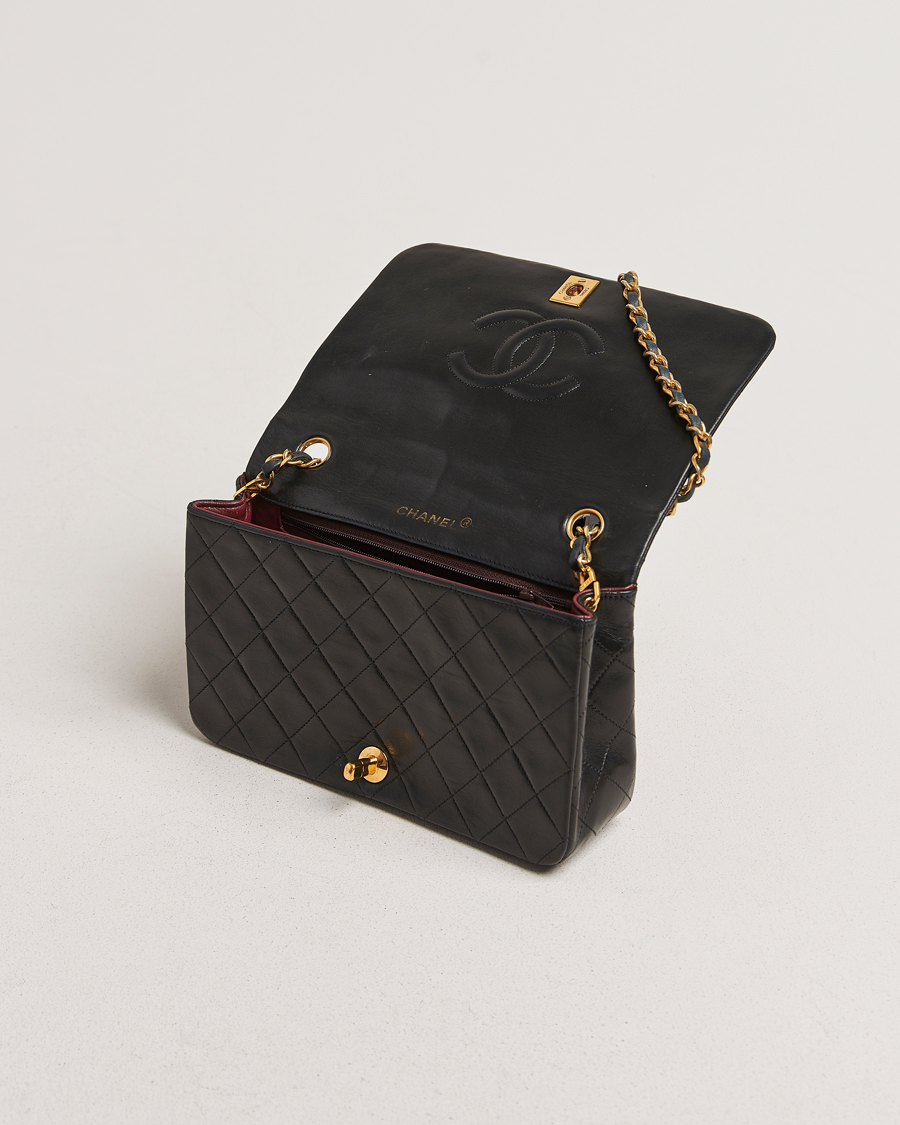 Herren | Chanel Pre-Owned Matelassé Single Full Flap Bag Black | Chanel Pre-Owned | Matelassé Single Full Flap Bag Black