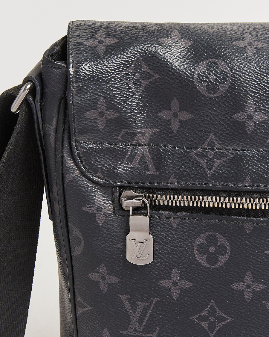 Herren | Louis Vuitton Pre-Owned District MM Bag Monogram Eclipse | Louis Vuitton Pre-Owned | District MM Bag Monogram Eclipse