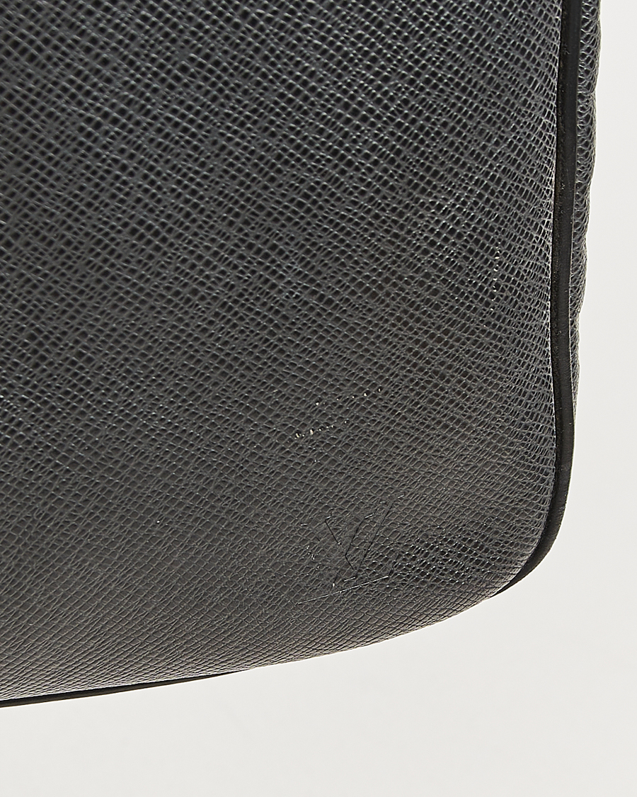 Herren | Louis Vuitton Pre-Owned Neo Kendall PM Bag Taiga Black | Louis Vuitton Pre-Owned | Neo Kendall PM Bag Taiga Black