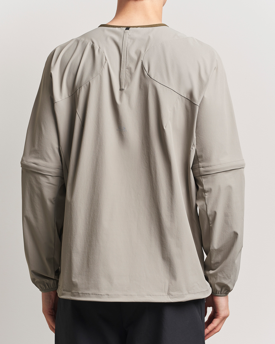 Herren | T-Shirts | Oakley | Latitude Flight Convert Shell T-shirt Boulder Green