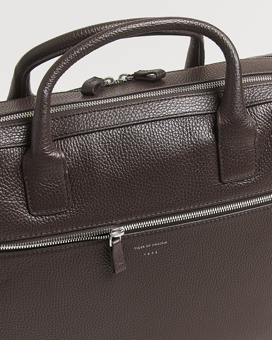 Herren | Tiger of Sweden Beridare Double Zip Leather Briefcase Dark Brown | Tiger of Sweden | Beridare Double Zip Leather Briefcase Dark Brown