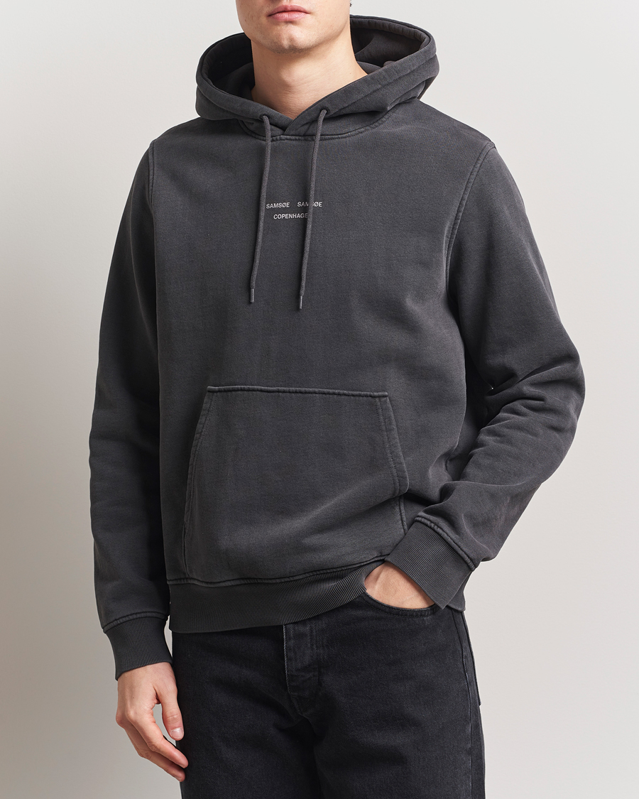 Herren | Pullover | Samsøe Samsøe | Marcus Center Logo Hoodie Washed Black
