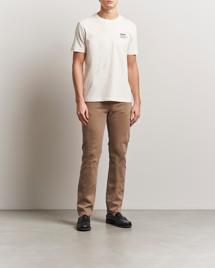 Herren | T-Shirts | GANT | Small Graphic Crew Neck T-Shirt Cream