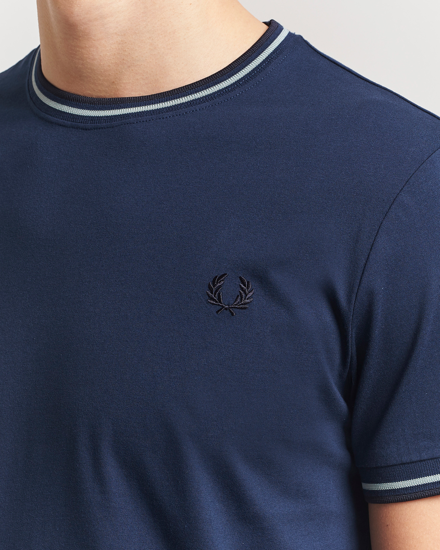 Herren | T-Shirts | Fred Perry | Twin Tipped T-Shirt Tennis Blue