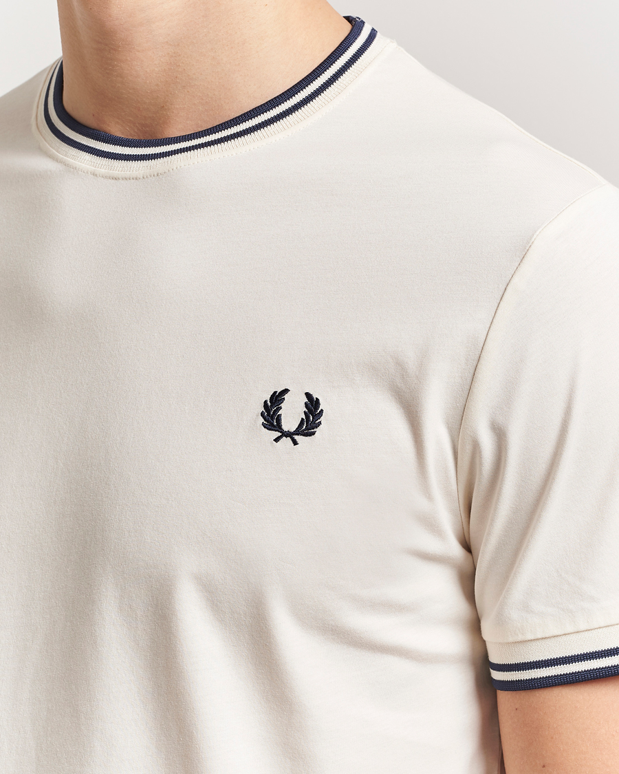 Herren | T-Shirts | Fred Perry | Twin Tipped T-Shirt Ecru