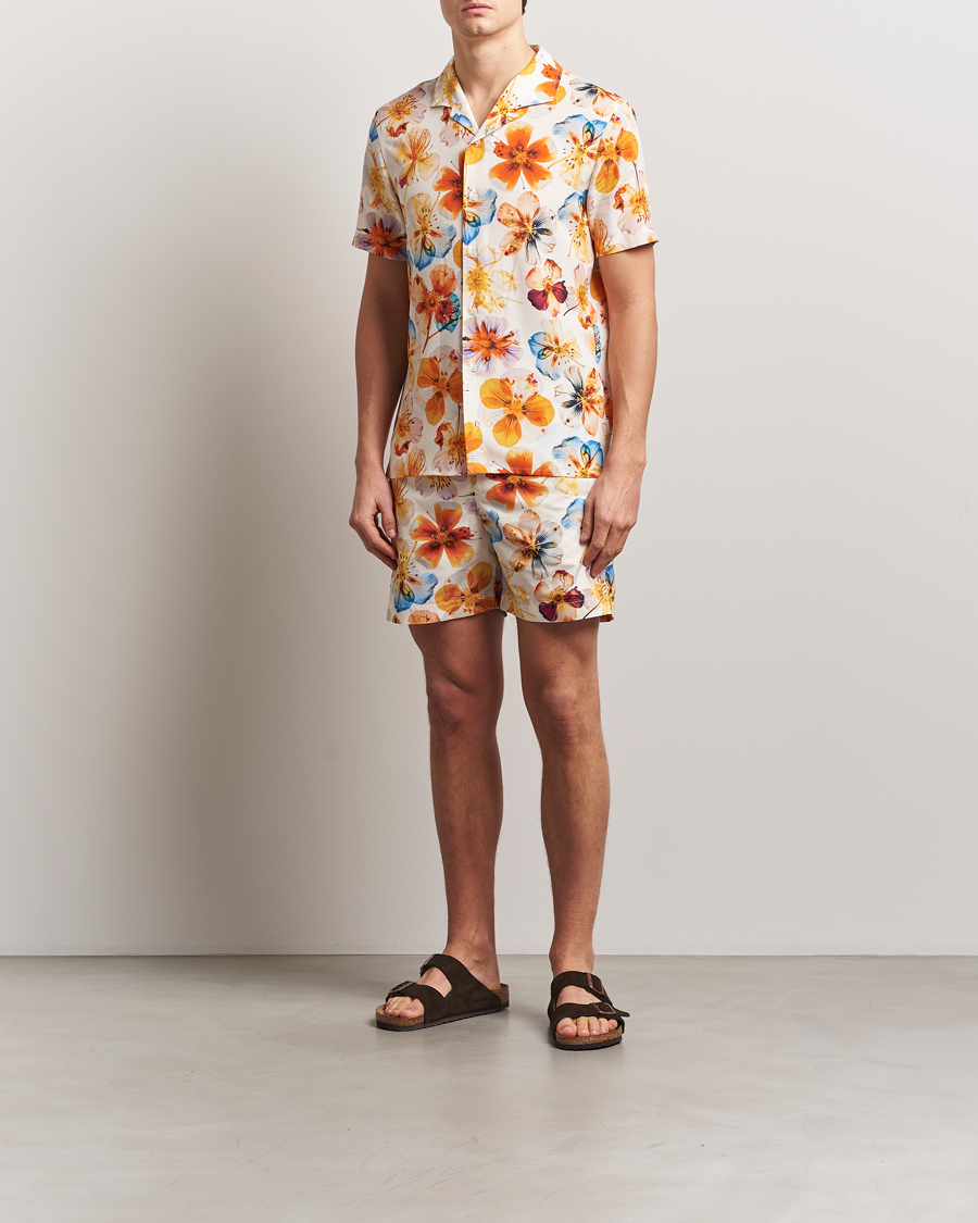 Herren | Badehosen | Orlebar Brown | Bulldog Oshibana Printed Swimshorts White Sand