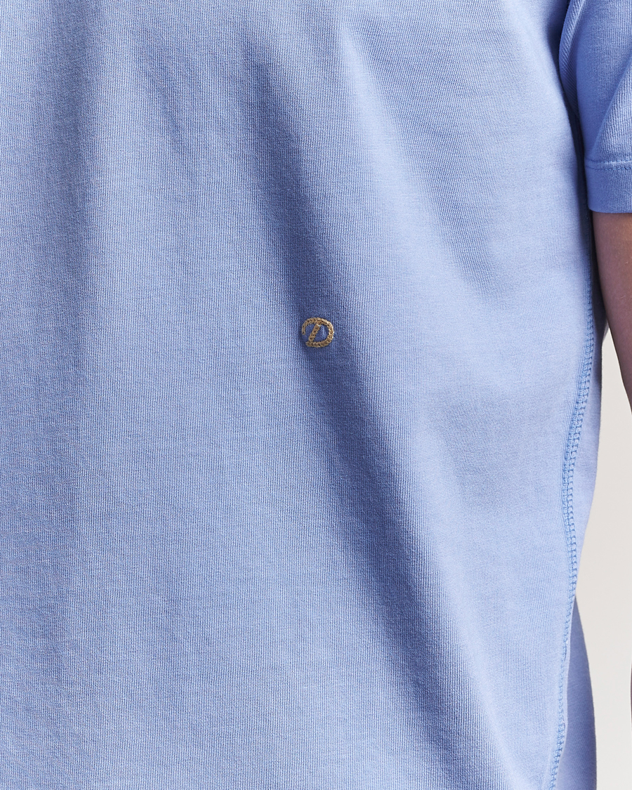 Herren | T-Shirts | Drake's | Embroidered Hiking T-Shirt Lavender Blue