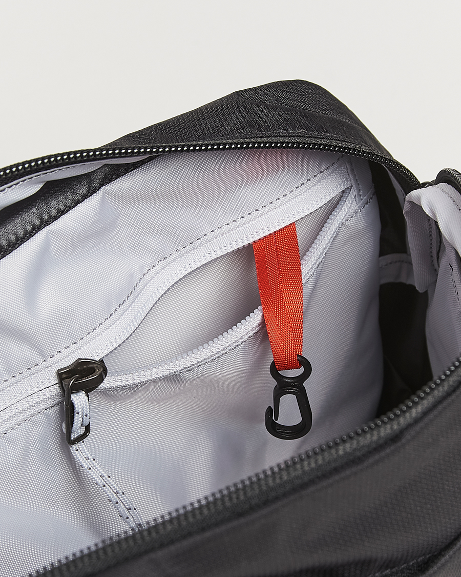 Herren | Arc'teryx Heliad Crossbody Bag Black | Arc'teryx | Heliad Crossbody Bag Black