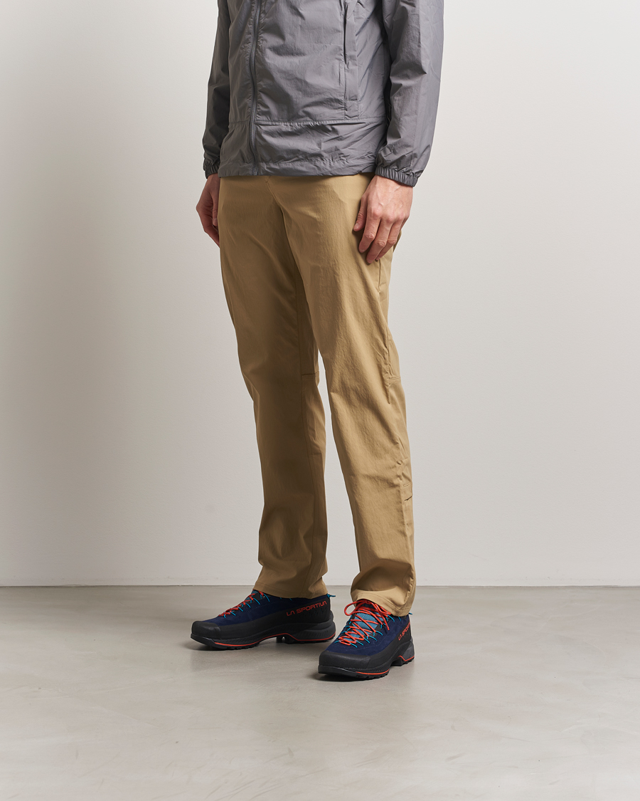 Herren | La Sportiva TX4 Evo Hiking Shoes Deep Sea/Cherry Tomato | La Sportiva | TX4 Evo Hiking Shoes Deep Sea/Cherry Tomato