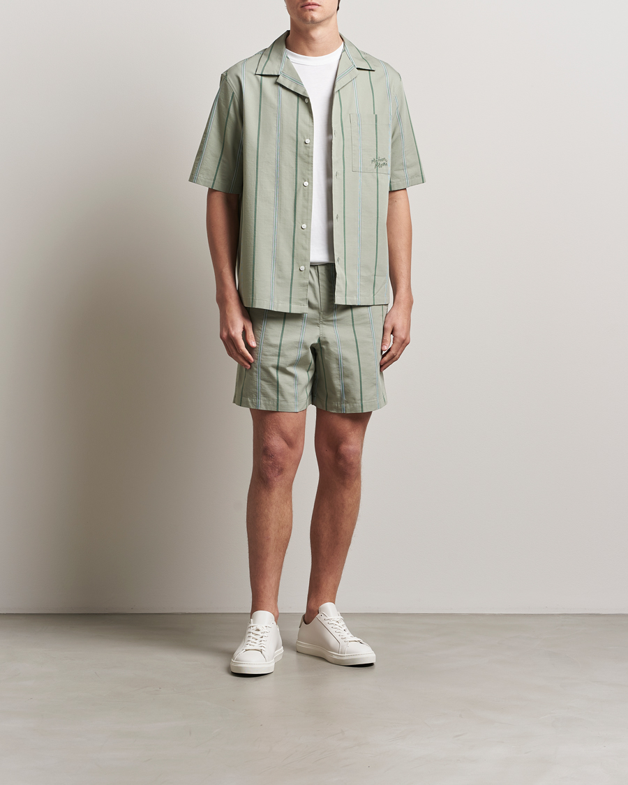 Herren | Hemden | Maison Kitsuné | Resort Striped Short Sleeve Shirt Vert De Gris