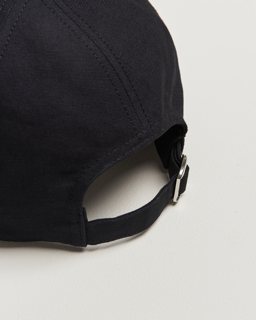 Herren | Maison Kitsuné Baby Fox 6 Panel Cap Black | Maison Kitsuné | Baby Fox 6 Panel Cap Black